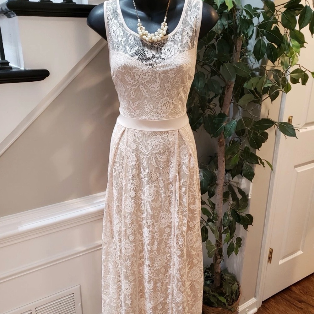Ivory Lace Lined Maxi Dress with Sheer Yoke Plus 2X Womans - Picture 3 of 13